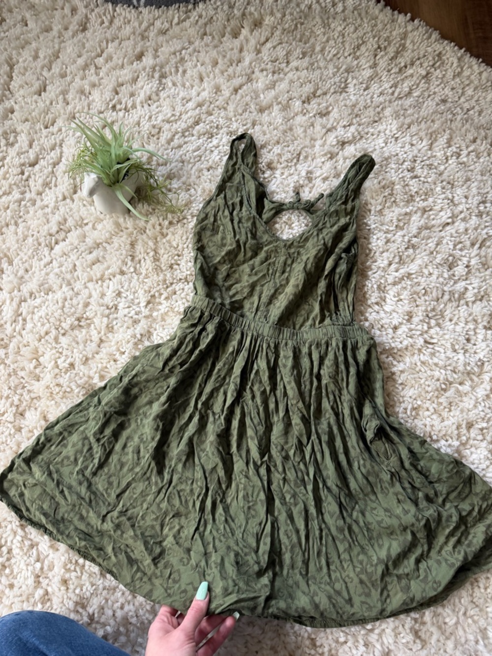 H&M Olive Green Sleeveless spring summer cute flowy Dress with Elastic Waist